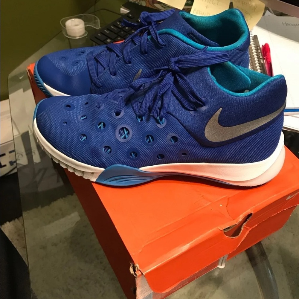 Nike basketball shoes new never worn